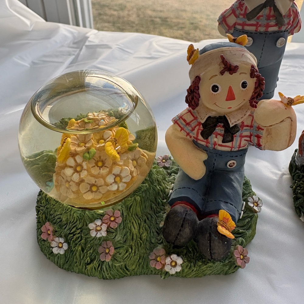 MINT Enesco Raggedy Ann & Andy Multicolor Resin & Glass Figurine Set of 3 - Picture 4 of 10